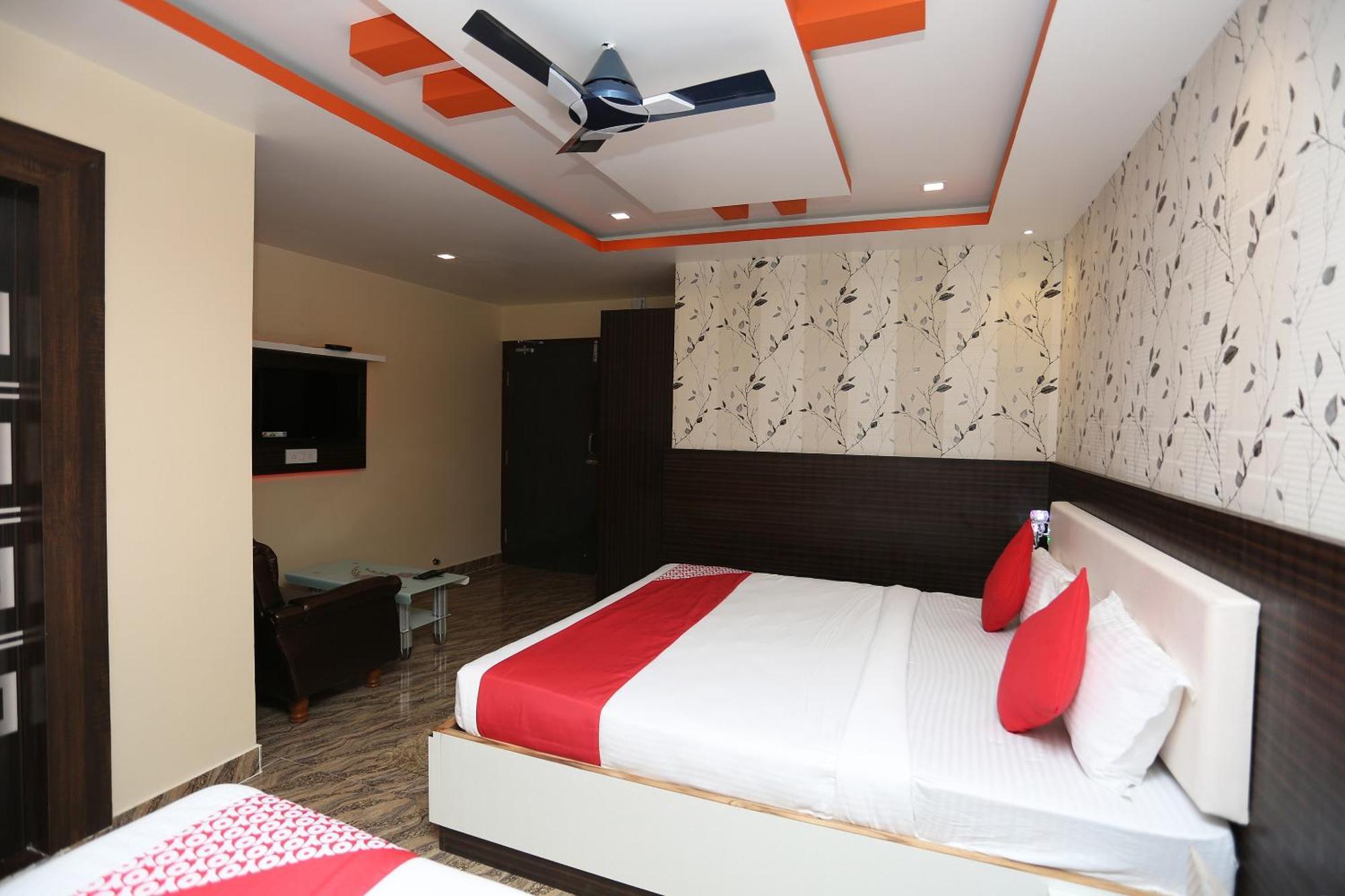 Collection O Hotel New Jasmine Urali Экстерьер фото